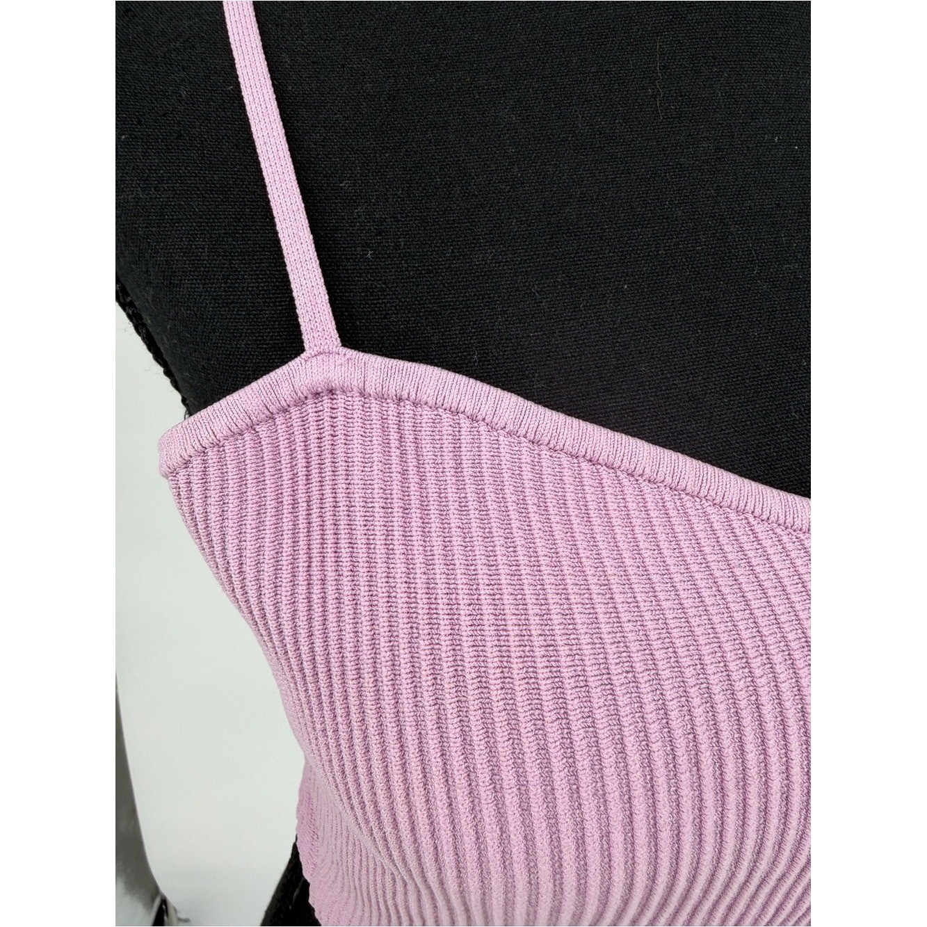 Babaton Ribbed Spaghetti Strap Crop Top – lilac