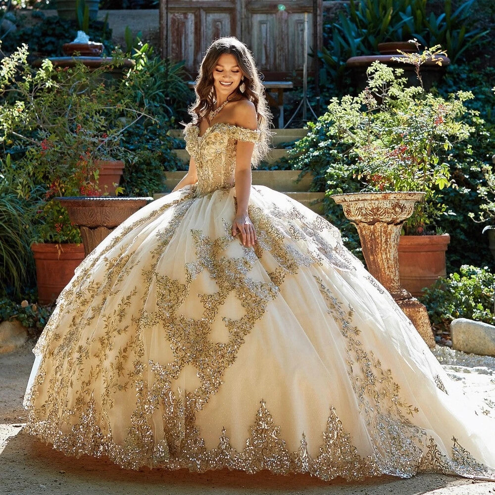 Champagne Quinceanrra Dresses Luxury Gold Applique Beaded Ball Gowns Sweet 15 16