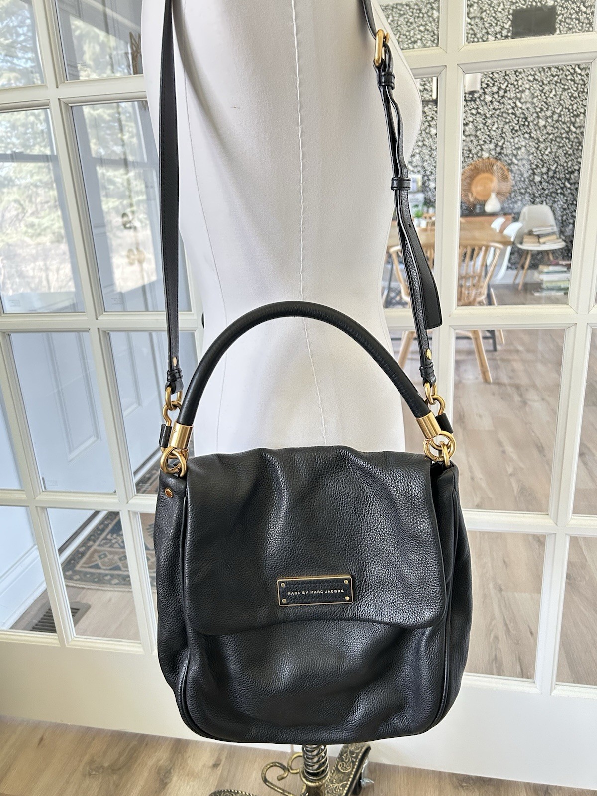Marc by Marc Jacobs Black Medium Crossbody Bag Magnetic Flap Gold Hardware EUC