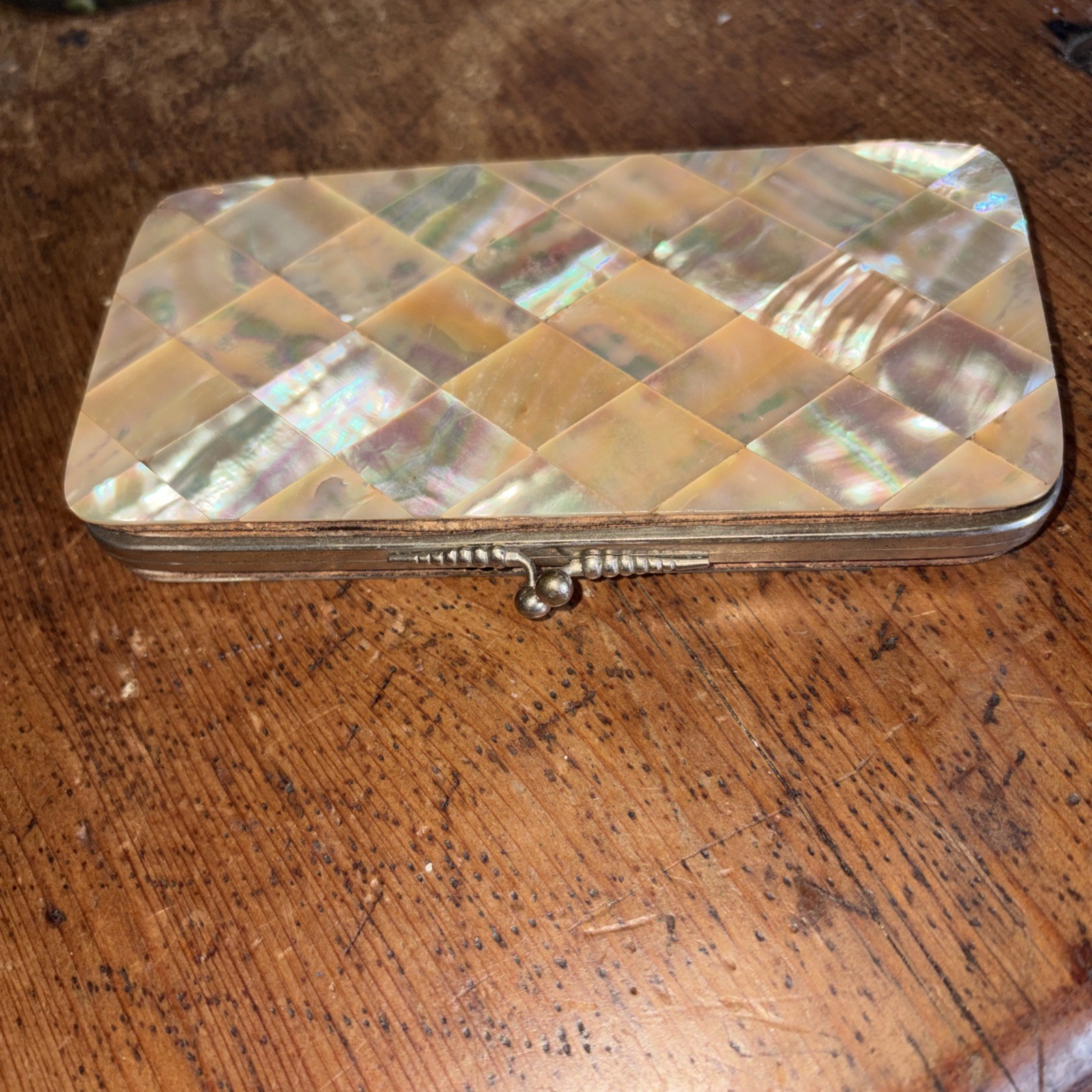 Antique Victorian Era mother-Of-Pearl Accordion Card Holder Purse 5 1/4 Inches.￼