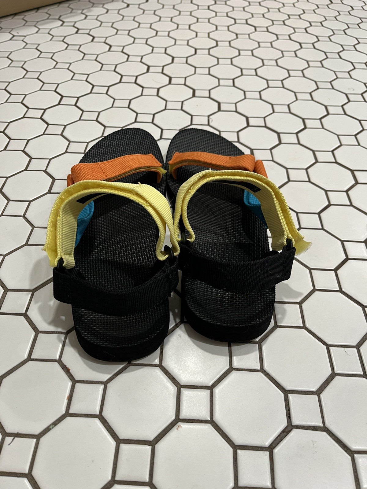 Teva Original Universal Retro Multi Sandals Mens Size 10 – Hardly Used!!