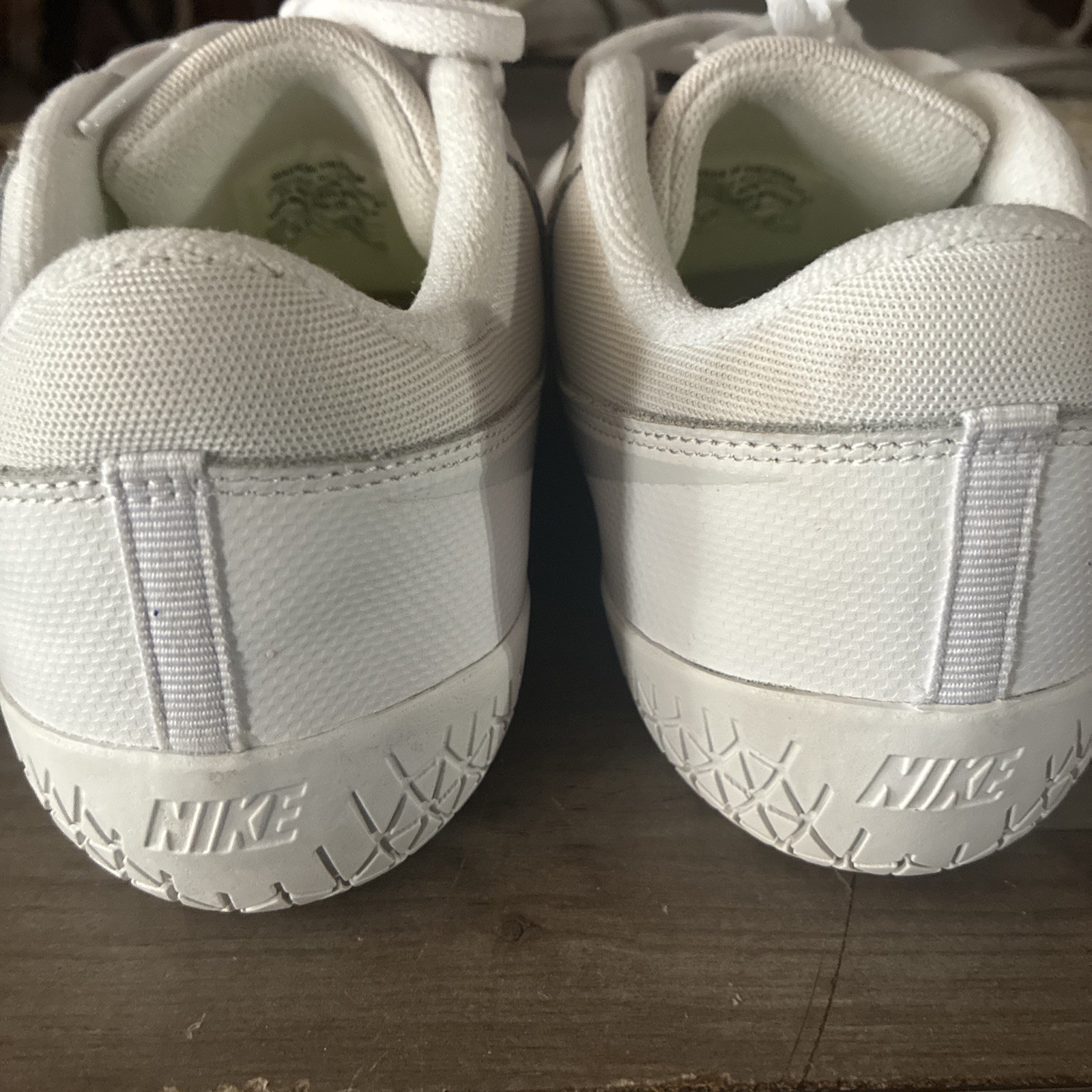 Nike Sideline IV Cheerleading Shoes White Pure Platinum Wome Size 7 11943790-100