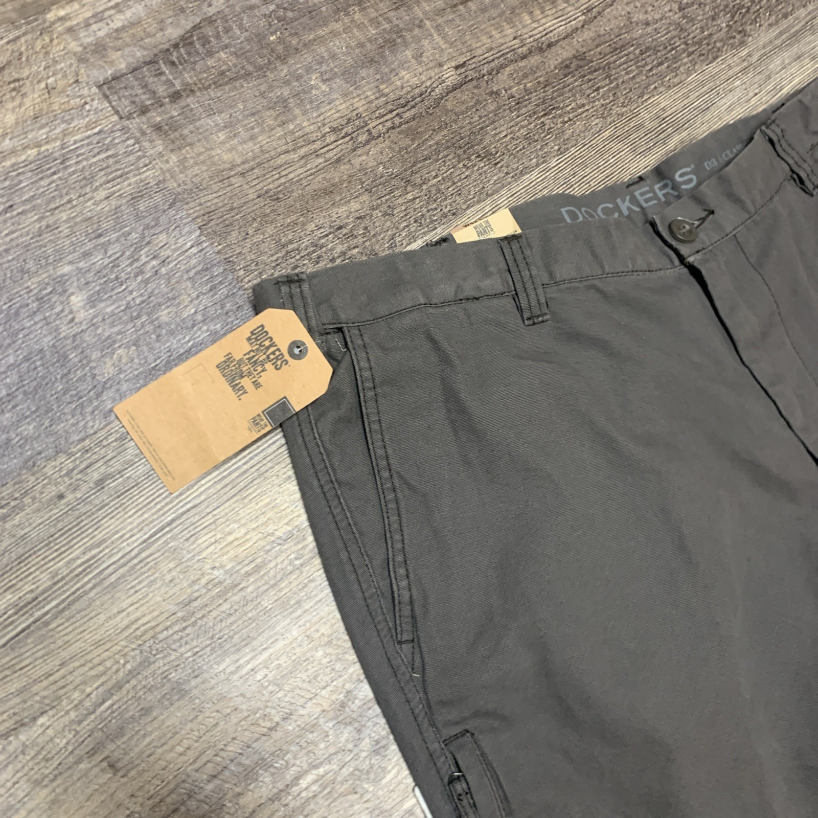 Dockers Men D3 Classic Fit Ultimate Cargo Gray Pants Size 42×30 New With Tags