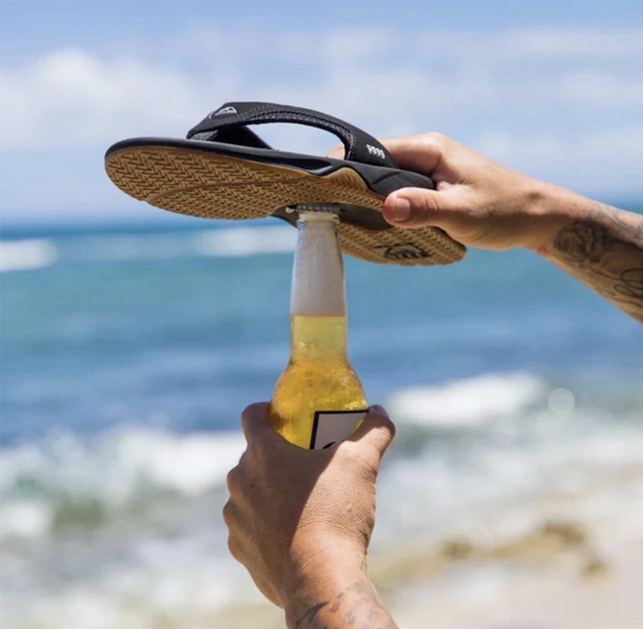 REEF Fanning Mens Flip Flop Sandals Size 11 Black Bottle Opener Arch Support