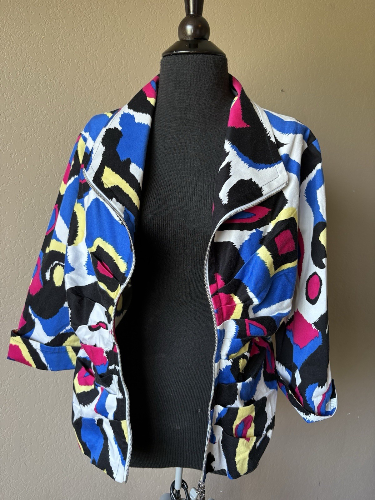 Joseph Ribkoff Zip Up Jacket Rouched Colorful Size 12 Cuff 3/4 Sleeves