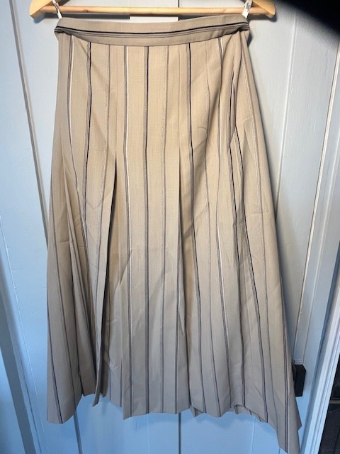 Classic Jaeger Box Pleated Skirt Beige with Stripes to Fit Waist 28 inches