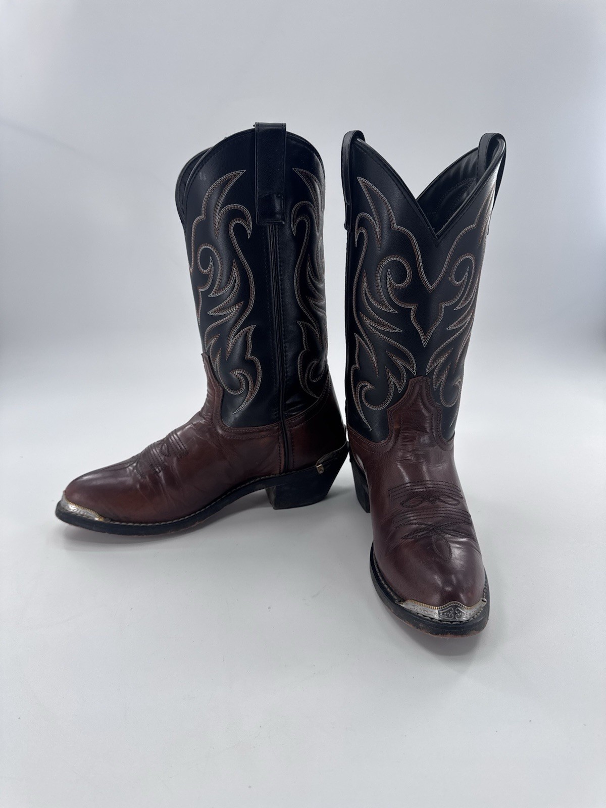 Laredo Men’s 28-2464 Nashville Leather Cowboy Boot Size 7 EW Peanut