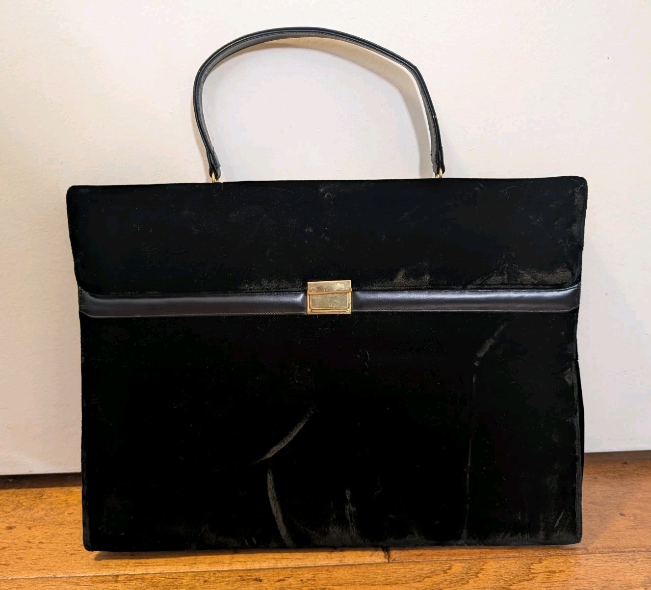 Vintage GRETA Black Velvet Tote Handbag Purse 15″ Wide Flat Mid Century Elegant