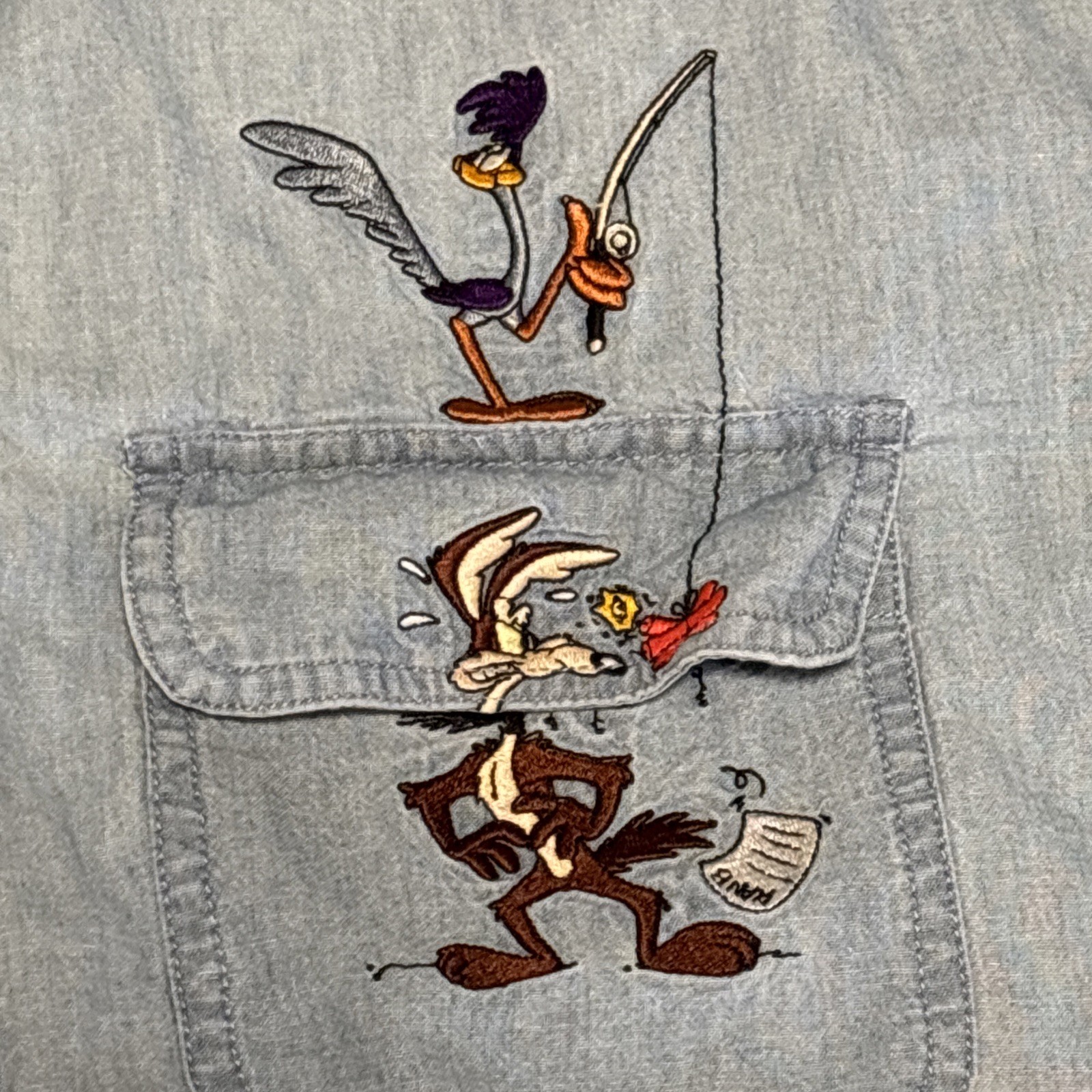 Vintage Warner Bros Looney Tunes Embroidered Blue Denim Button Up Shirt Men L