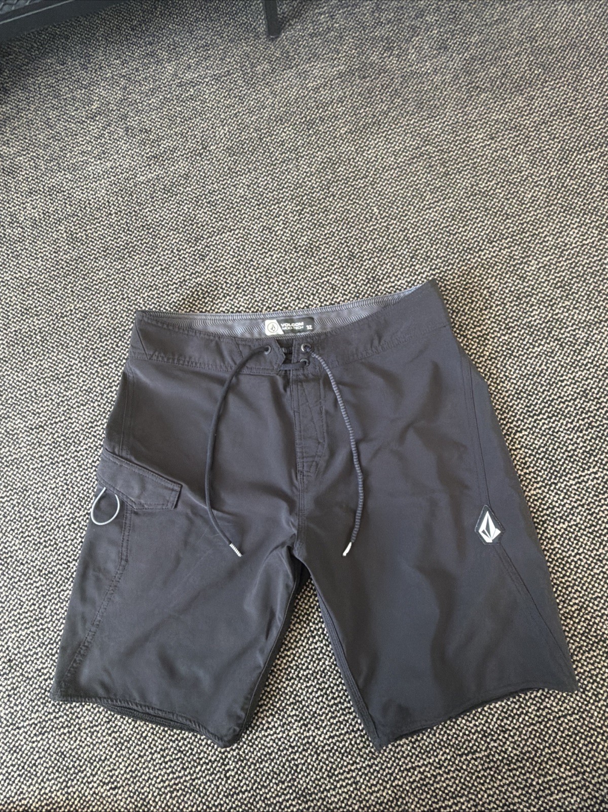 Volcom Shorts Men’s Sz 32 Black Charcoal Gray True To This Chino Flat Front