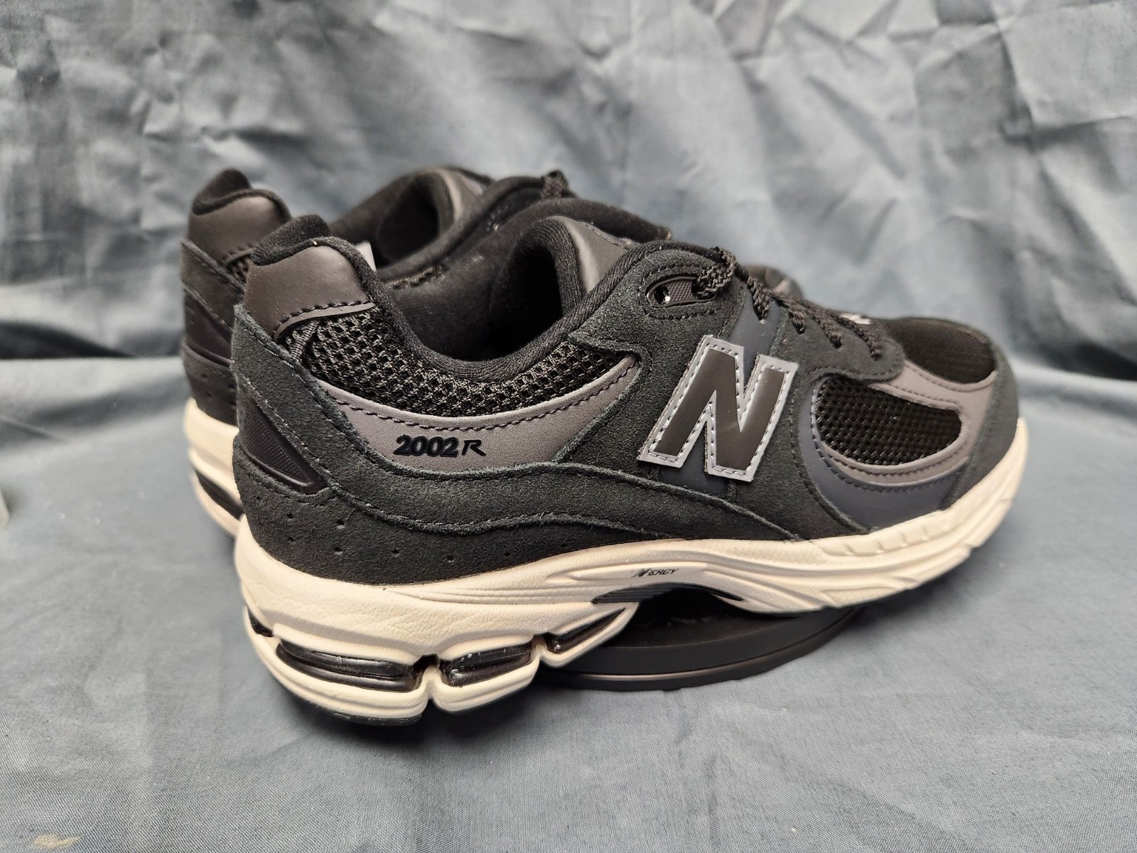 New Balance Boys 2002 Sneakers GC2002BK Suede Black Size 4 NEW NO BOX!
