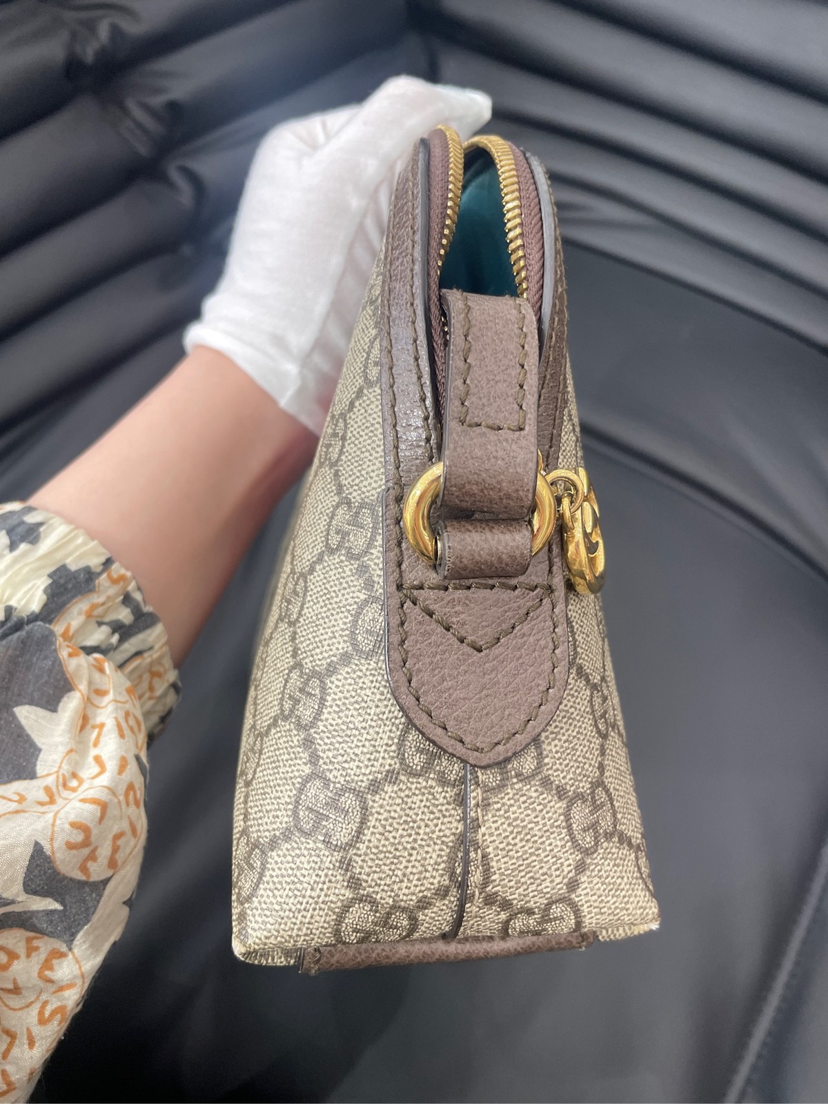 Gucci shell bag (23 × 13.5 × 4)cm