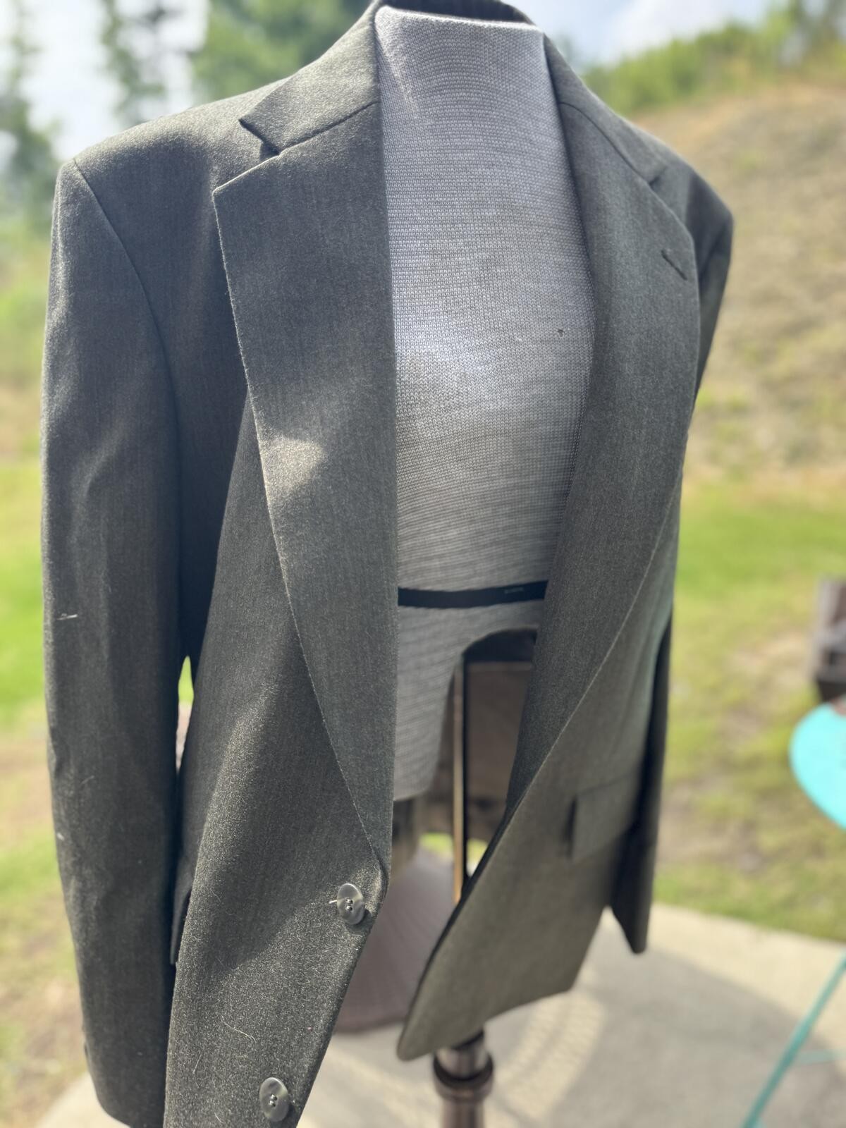 Vintage Embassy Square Men’s 100% Wool Gray 2 Piece Suit Blazer Pants Size 44R
