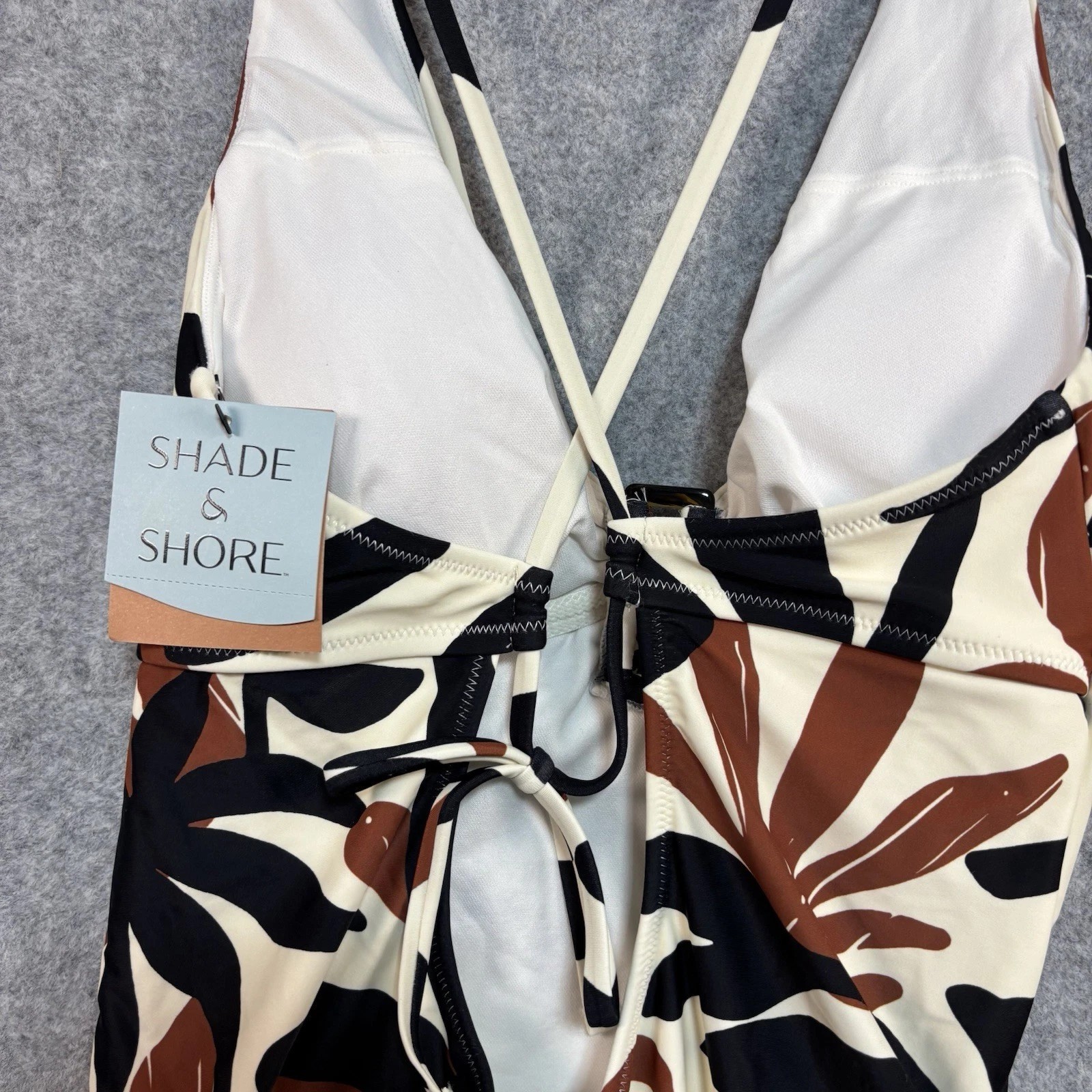 Shade & Shore One Piece White-Black-Brown Full Seat Coverage 1-Piece Swimsuit XS