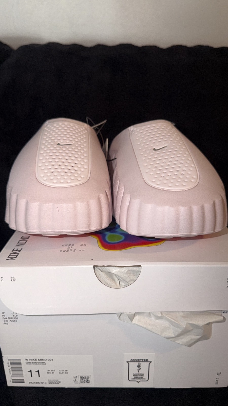 pink nike mind slides size 11 in women’s