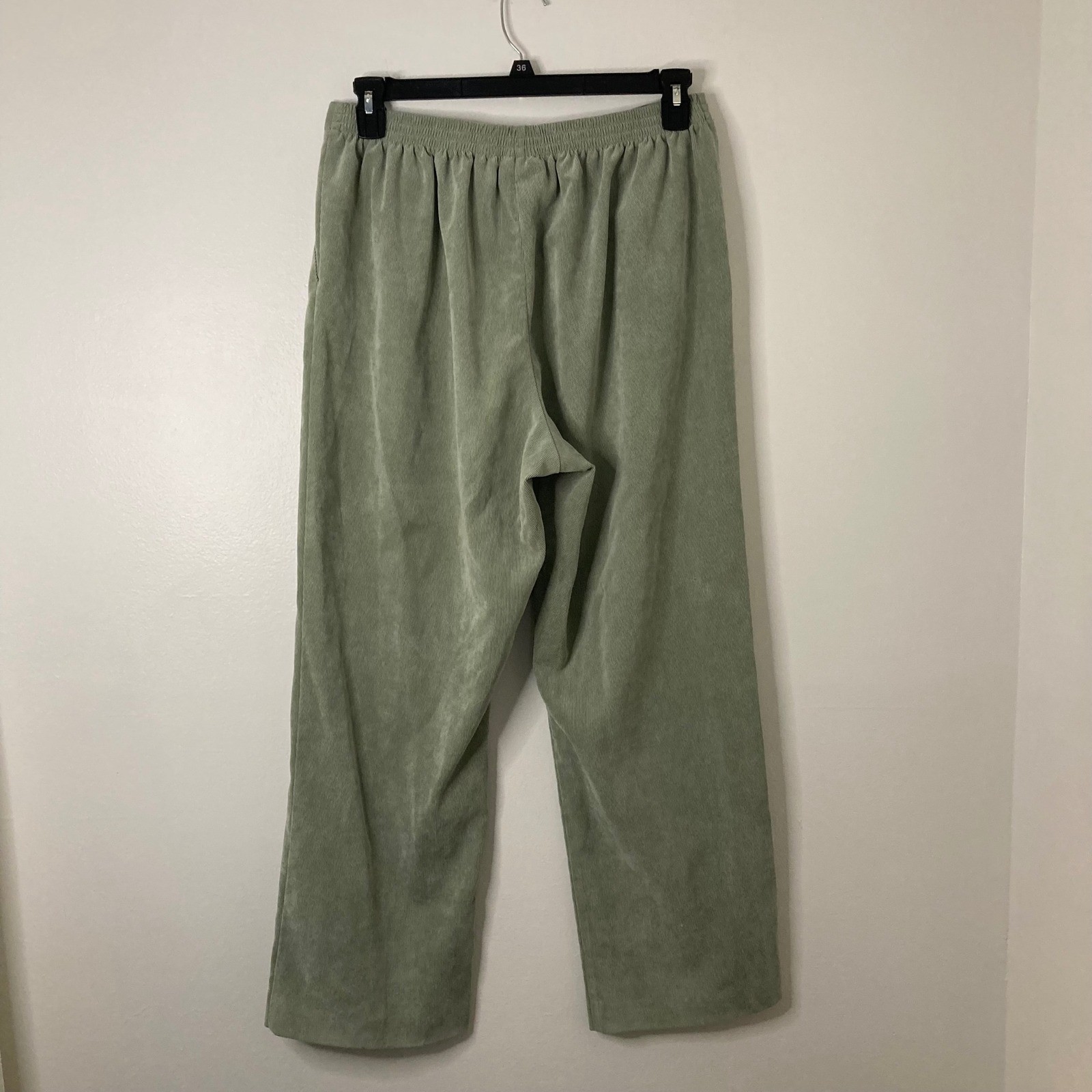 Alfred Dunner Sage Green Corduroy Pull On Straight Leg Pants Size 14