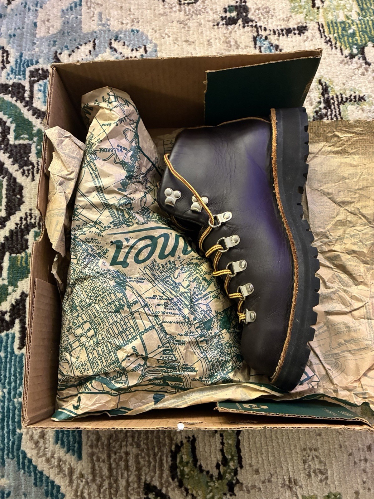 Danner Mountain Light Hiking Boots Mens 9.5 USA Made