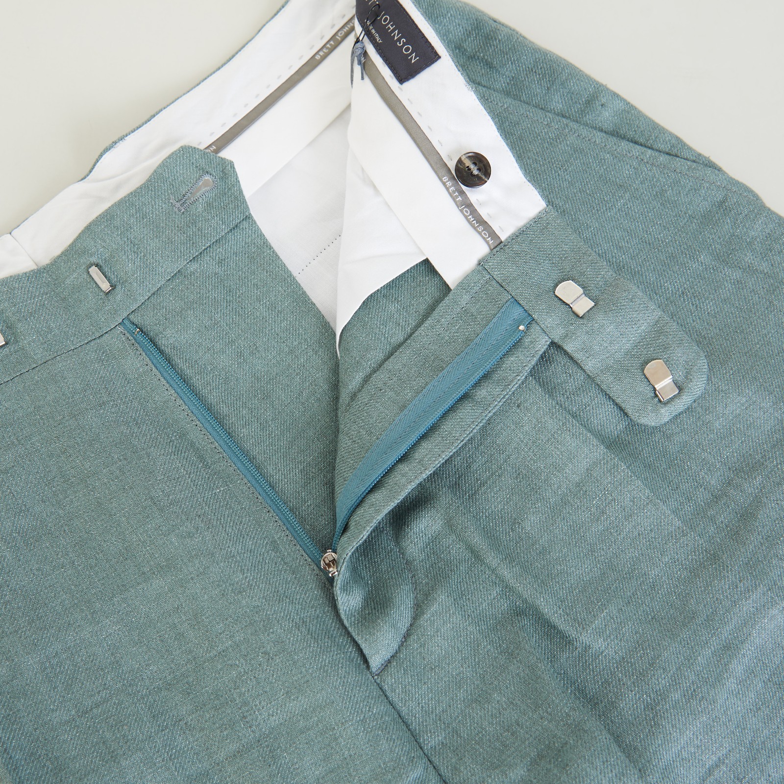 BRETT JOHNSON 930$ Single Pleat Linen Trousers
