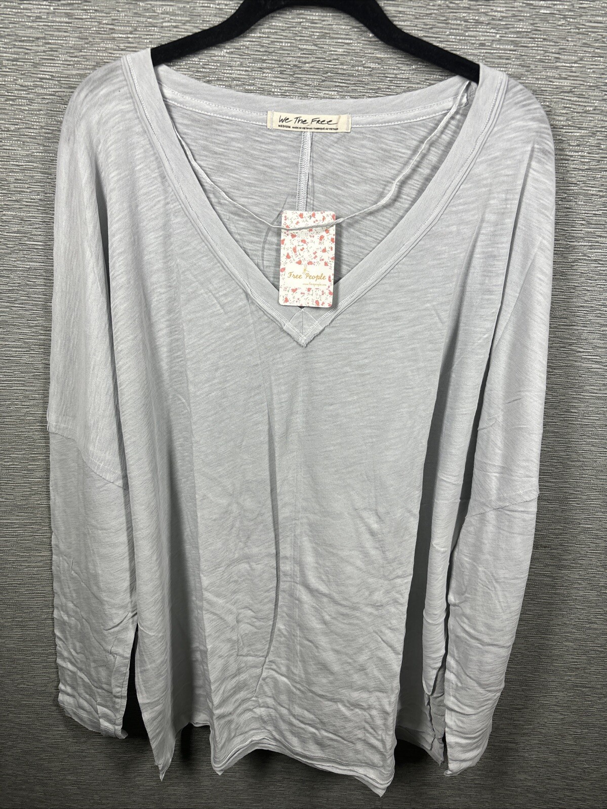 NEW Free People Women’s On My Mind V-Neck Long Sleeve Shirt Light Gray Size M