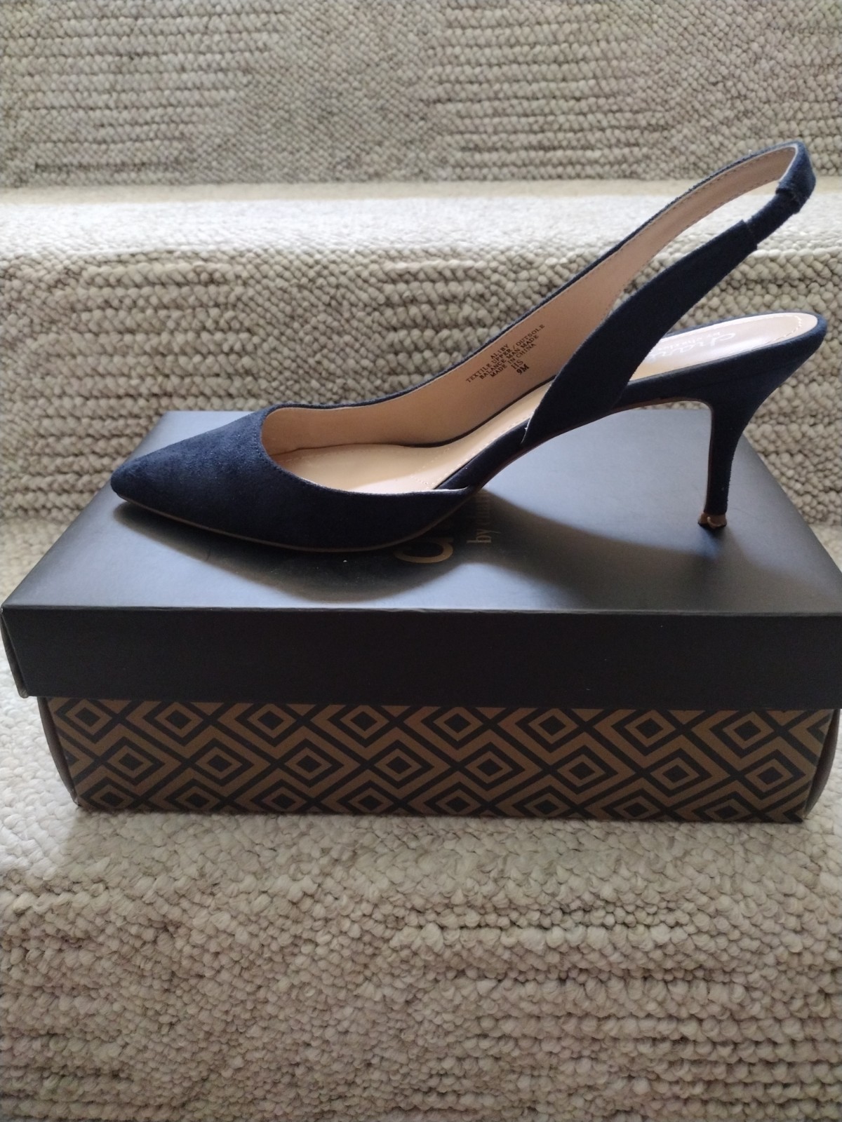 Charles by Charles David Navy Slingback Pumps Excellent Condition Size 9