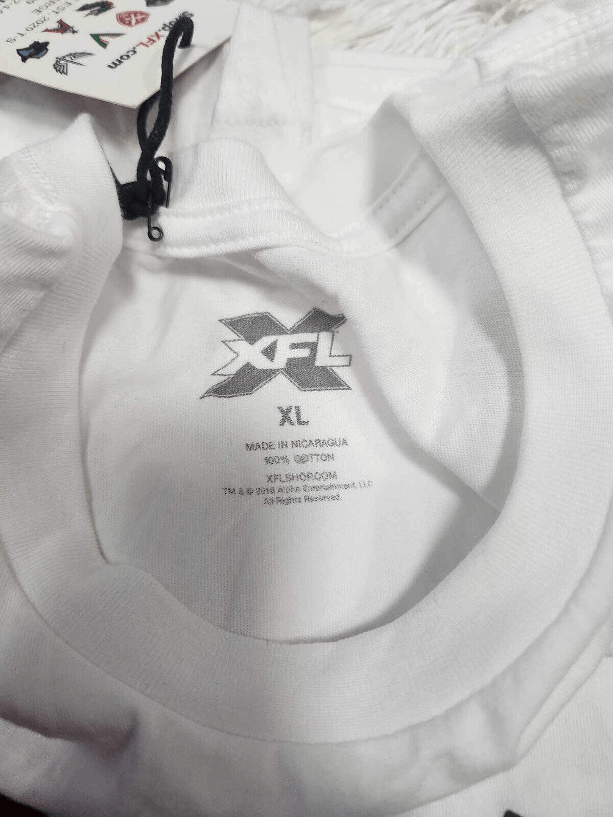 XFL Men’s Seattle Dragons Logo 2020 Tee Shirt T-Shirt XFL Cap Bundle. B24