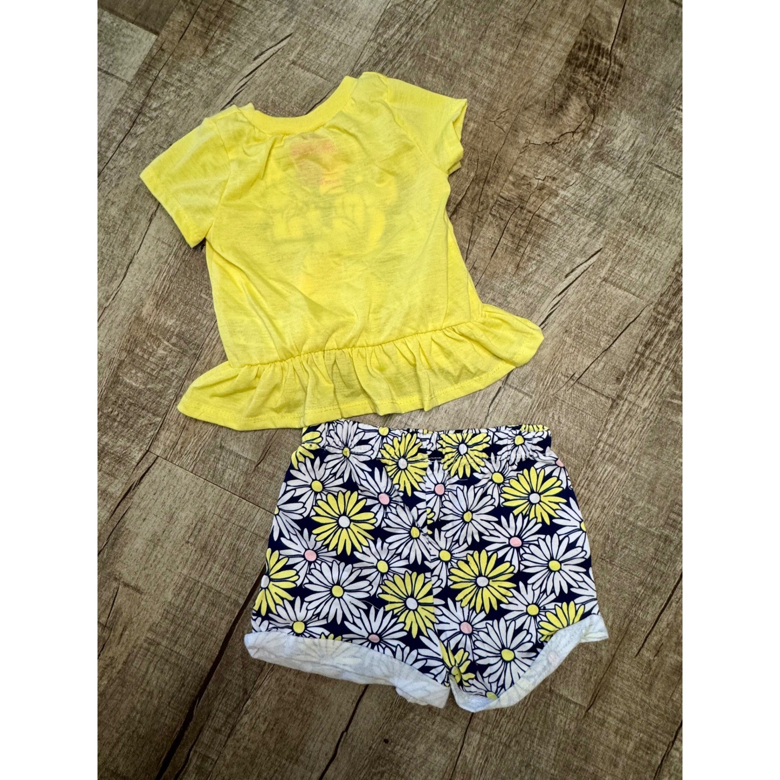 Disney Junior Minnie Mouse Daisy Duck Yellow Peplum Top Floral Shorts Set 18M