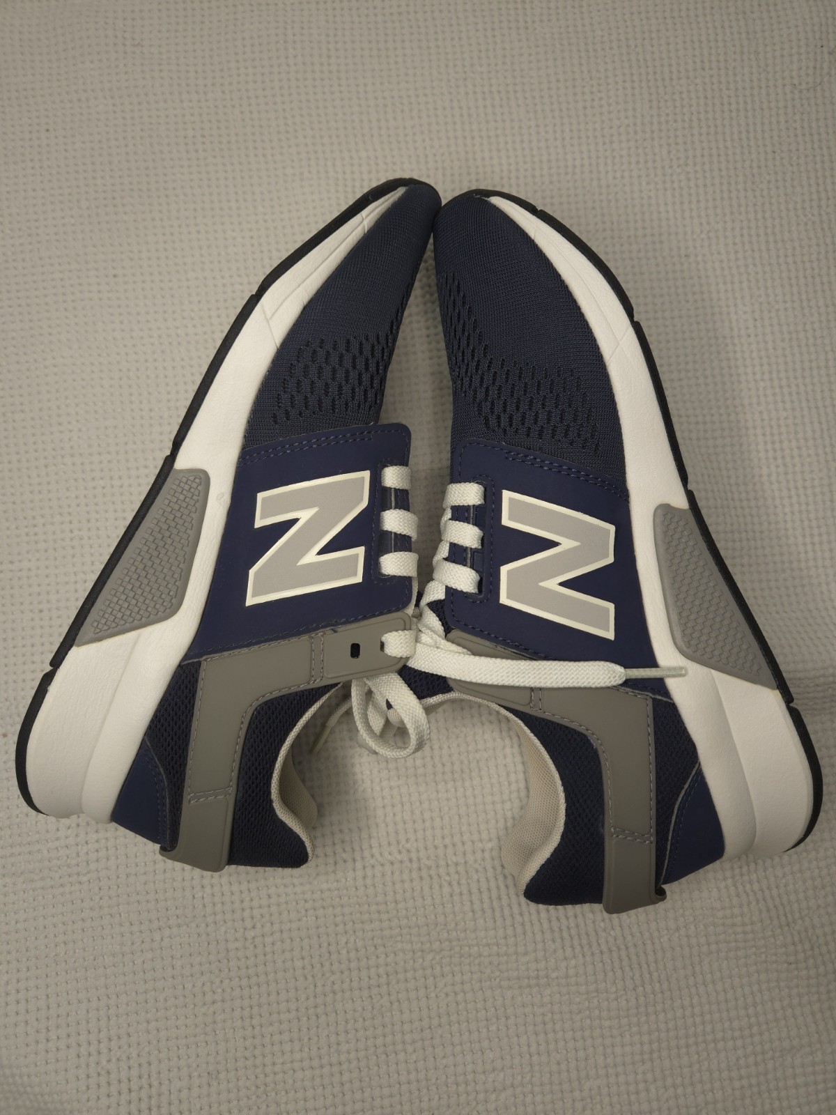 New Balance 247 Men’s Sneakers Size 6.5 Gray Blue