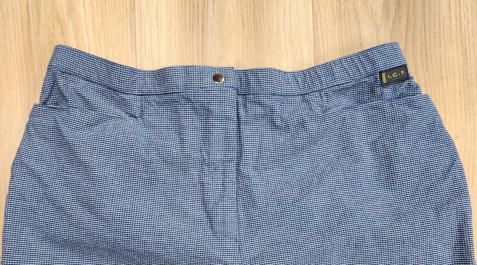 I.C.Y. Spandex Stretch Capris, Womens Sz 12, Blue & White Check, Zipper Closure
