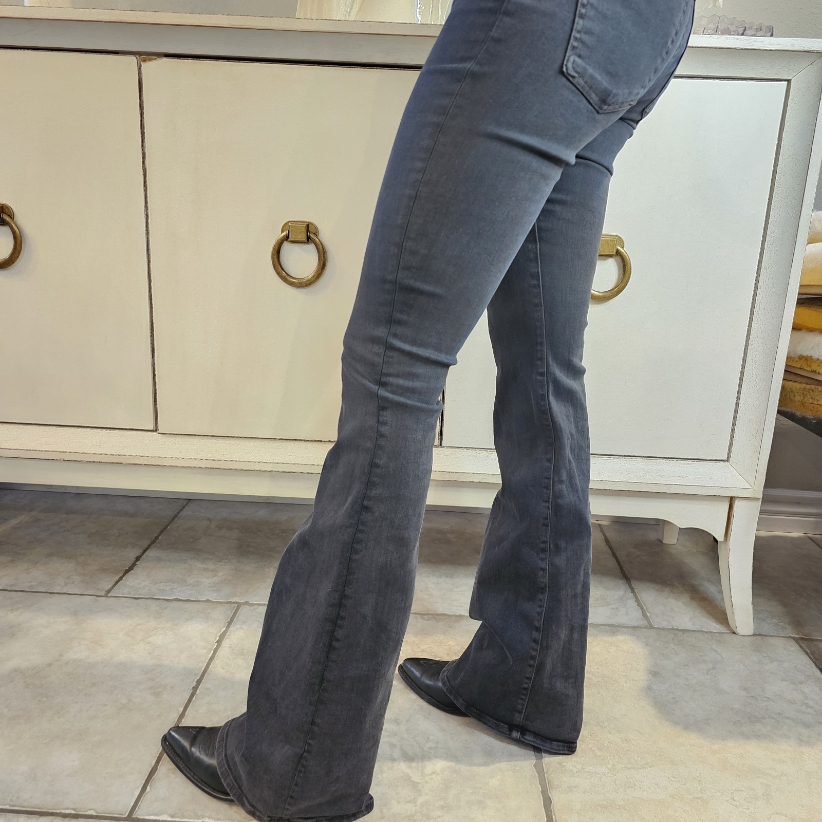 Veronica Beard High-Waist Flared Jeans Beverly Skinny Dramatic Flare Premium