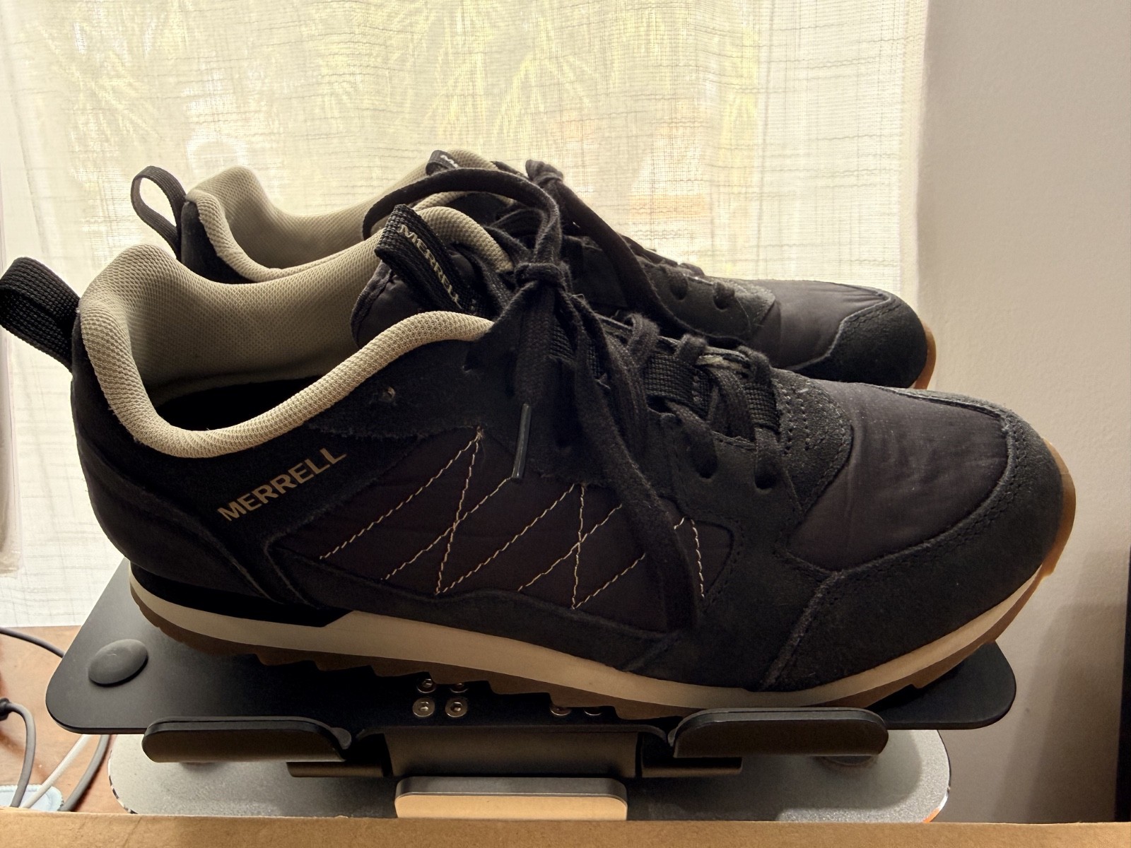 Merrell Black Suede Alpine Lace Up Sneakers Women Size 9 J95376