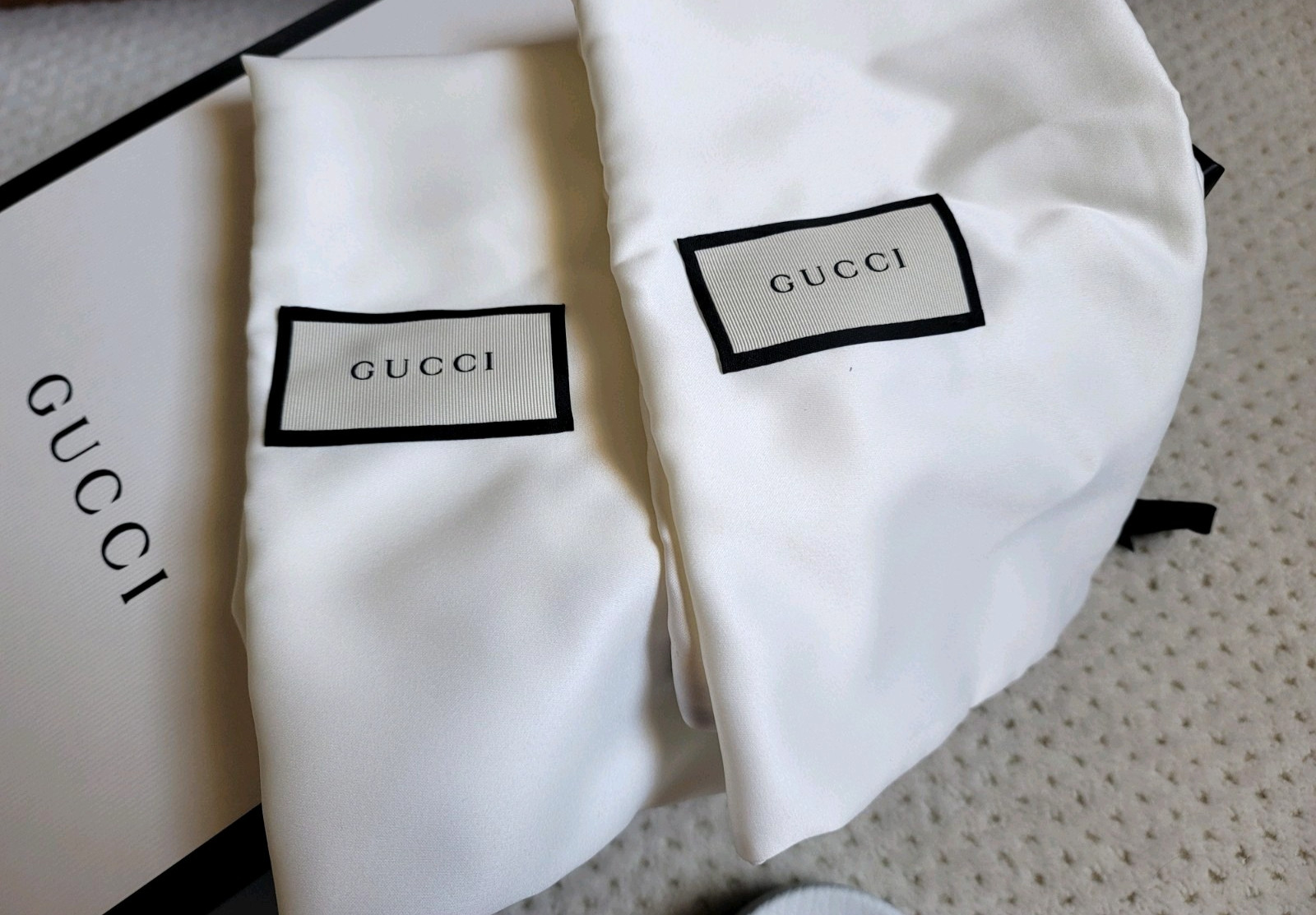 NIB GUCCI Pursuit Stripes White Pool Slides Mens – White Gucci Web, Size US 7