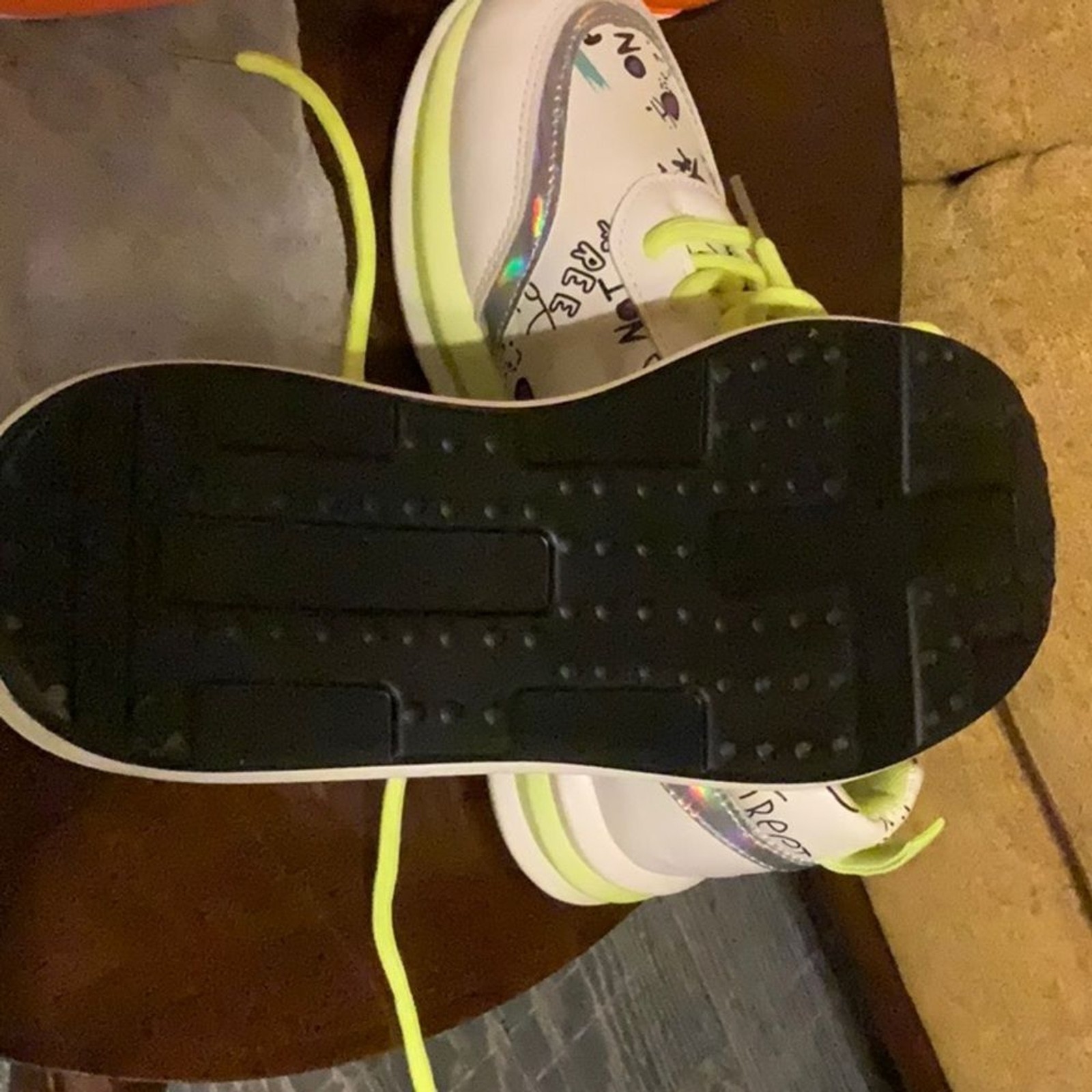 Women size 7 sneaker.