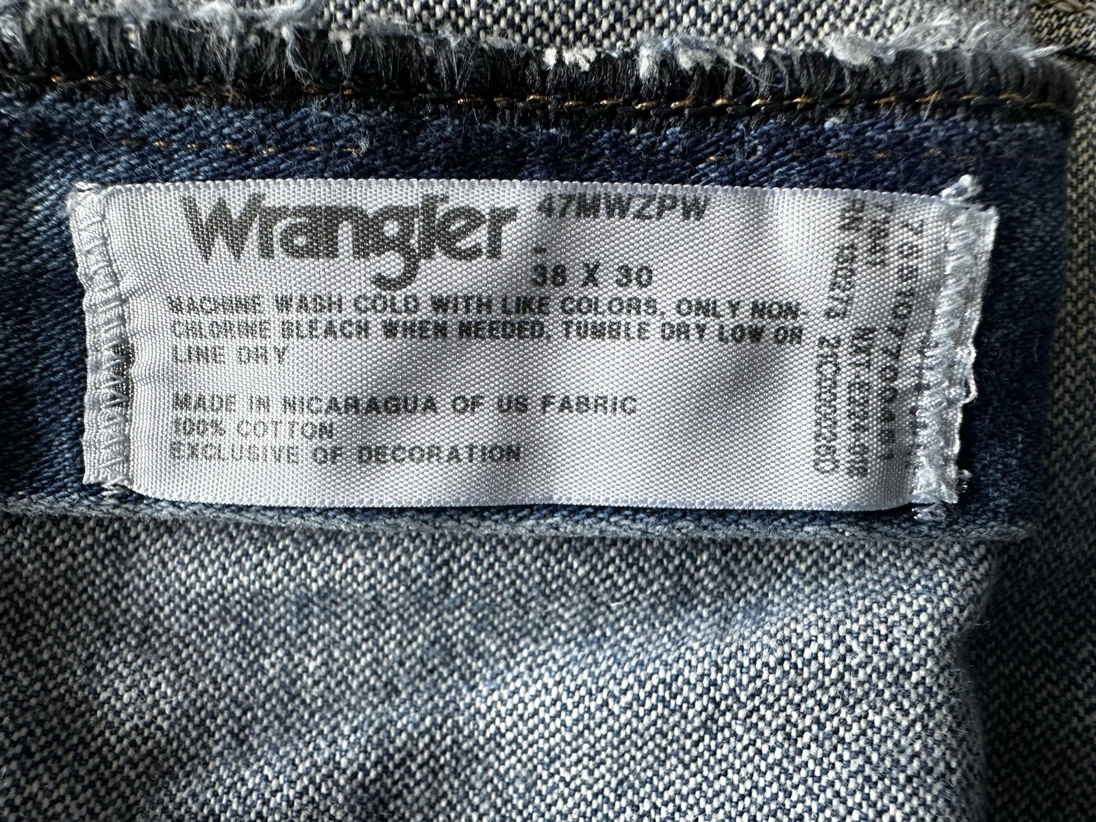 Wrangler 47MWZ Mens 38×30 Distressed Regular Fit Cowboy Denim Blue Jeans