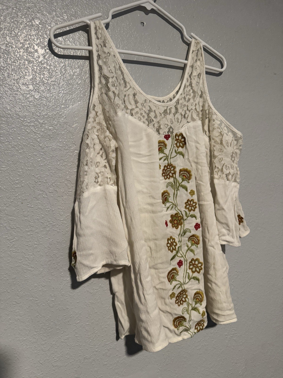 Umgee Women’s XL White Lace Cold Shoulder Embroidered Floral Boho Blouse