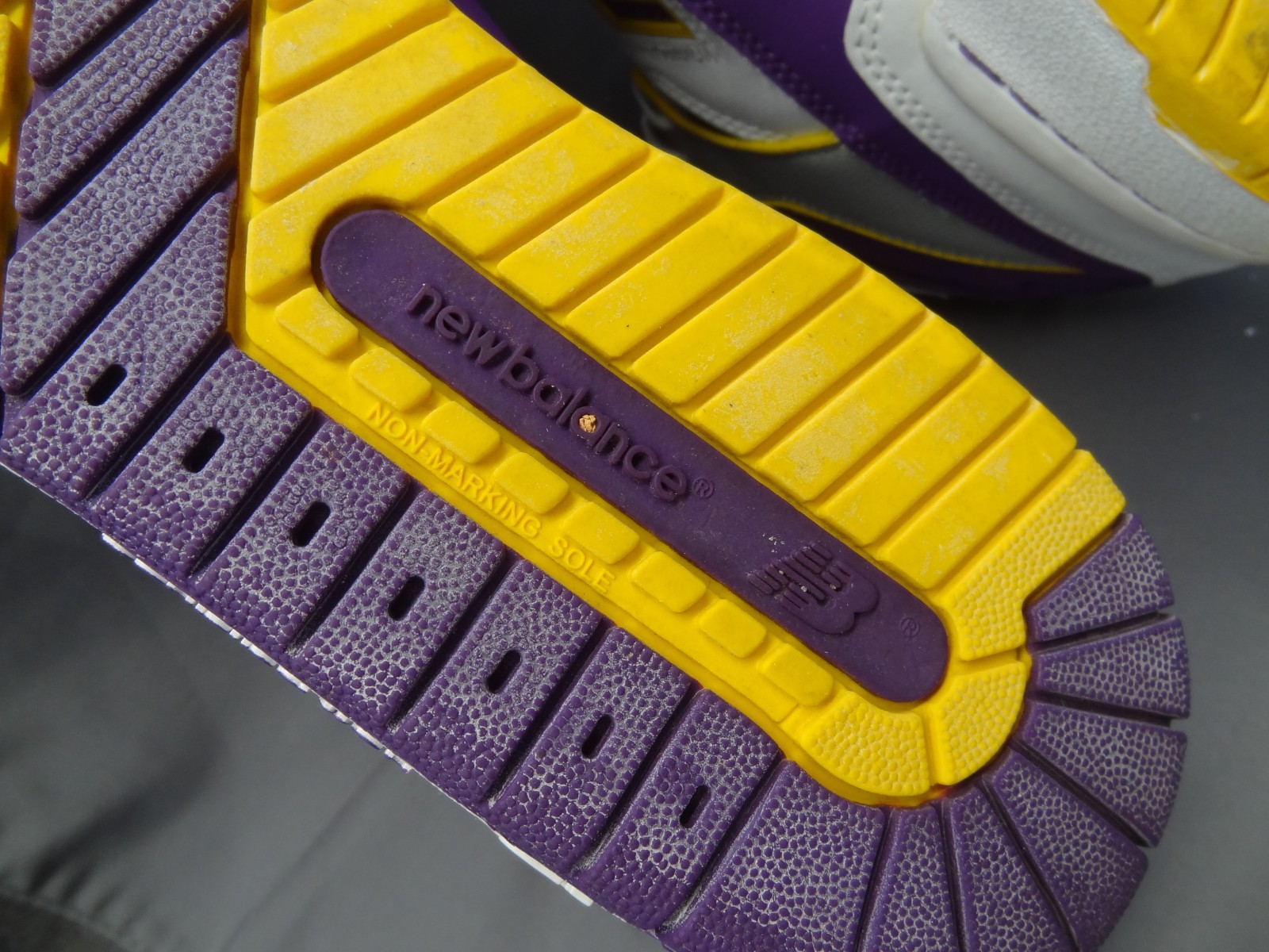 DISPLAY ONLY New Balance 11.5 Lakers James Worthy Basketball VTG 80s 800 BB800PY