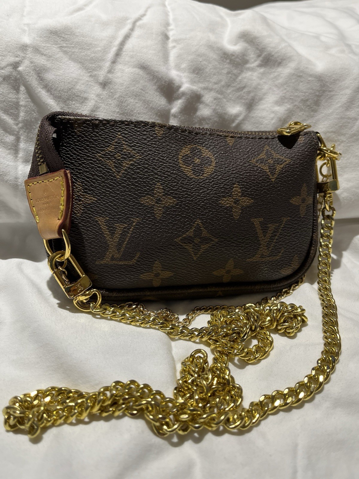 Louis Vuitton Monogram Mini Crossbody Zip Pouch Gold Chain Detachable Strap