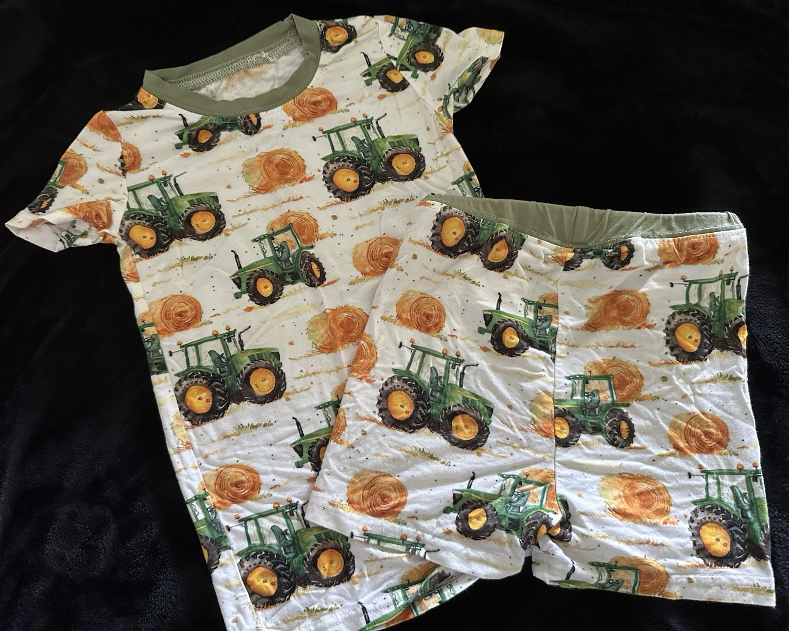 Boys 2-Piece Snug Fit Tractor Farm Print Bamboo/Spandex Pajama Set 5Y