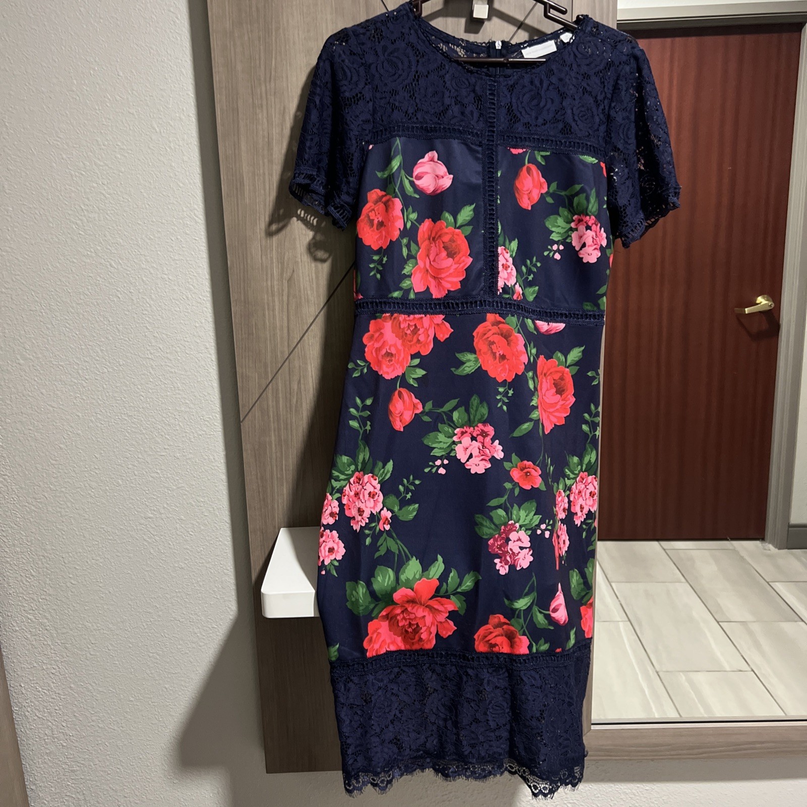 New York & Company Floral Neoprene & Lace Sheath Dress Size M