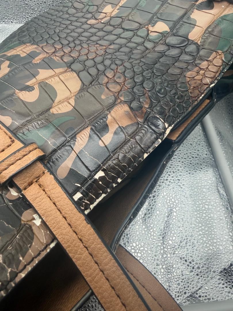 DE-VESI Tote (As Seen on TV) Vegan Crocodile Leather Camo “Serial Chiller”