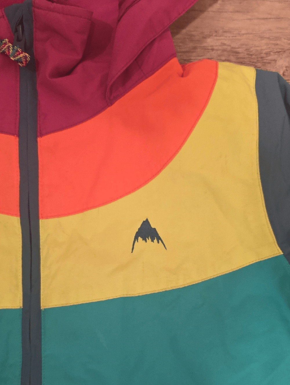 Burton Girls Hart Colorfull Snowboarding Jacket Size M ( 10-12)