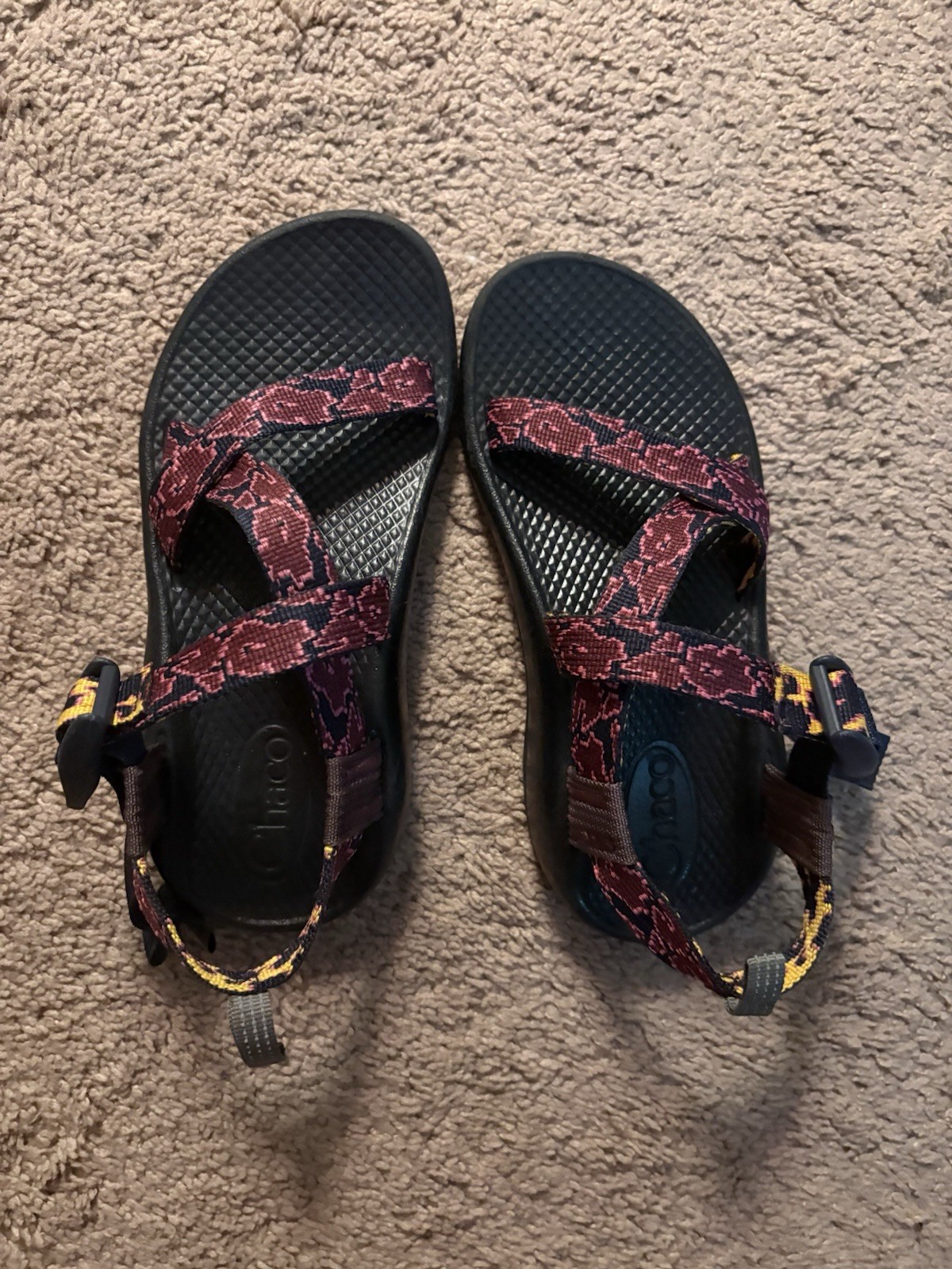 Size 5.5 women’s chacos sandals pink/maroon & cheetah print