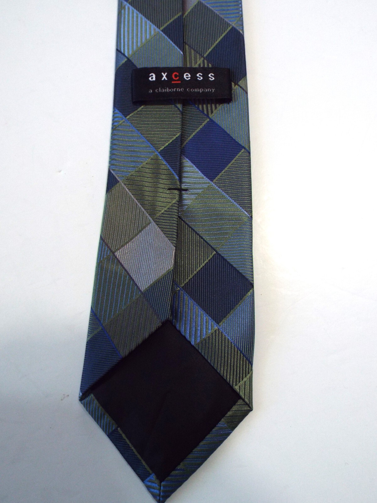 Axcess Men’s Necktie 3.25 inches wide 100% Silk NEW