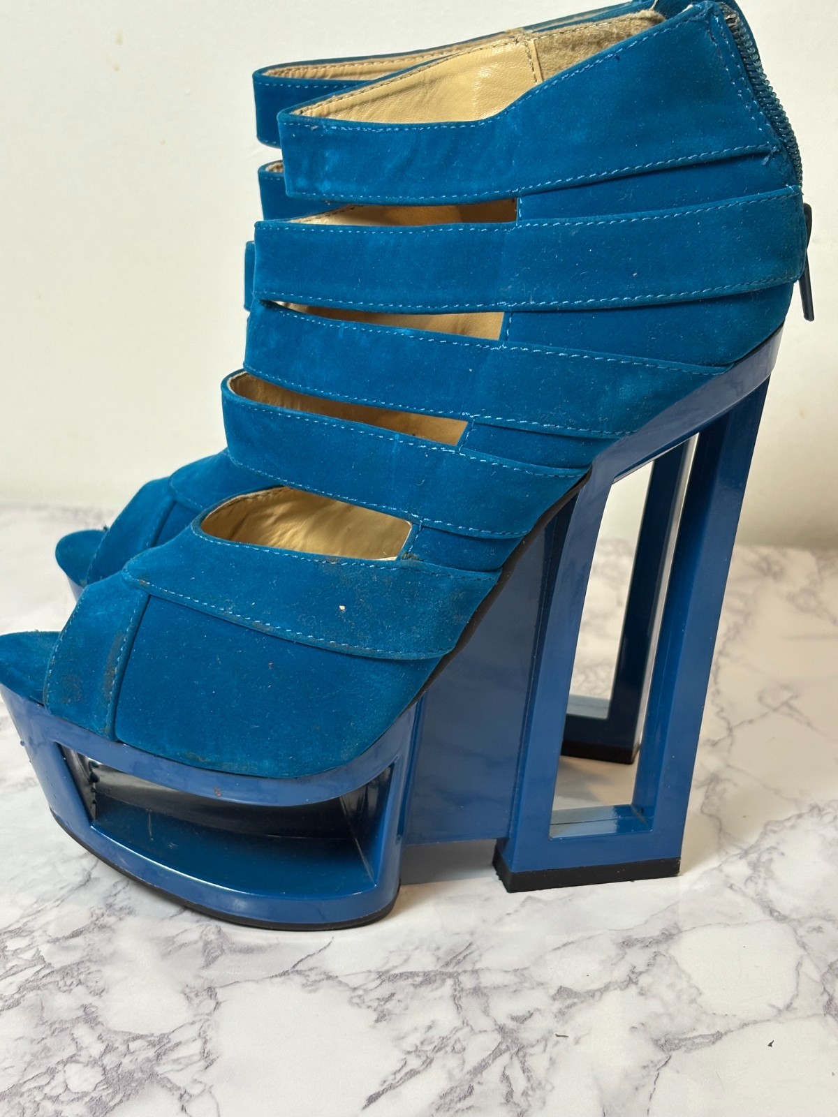 Women’s Bumper Blue Velvet PU Platform Wedged Like Heels Size 6.5