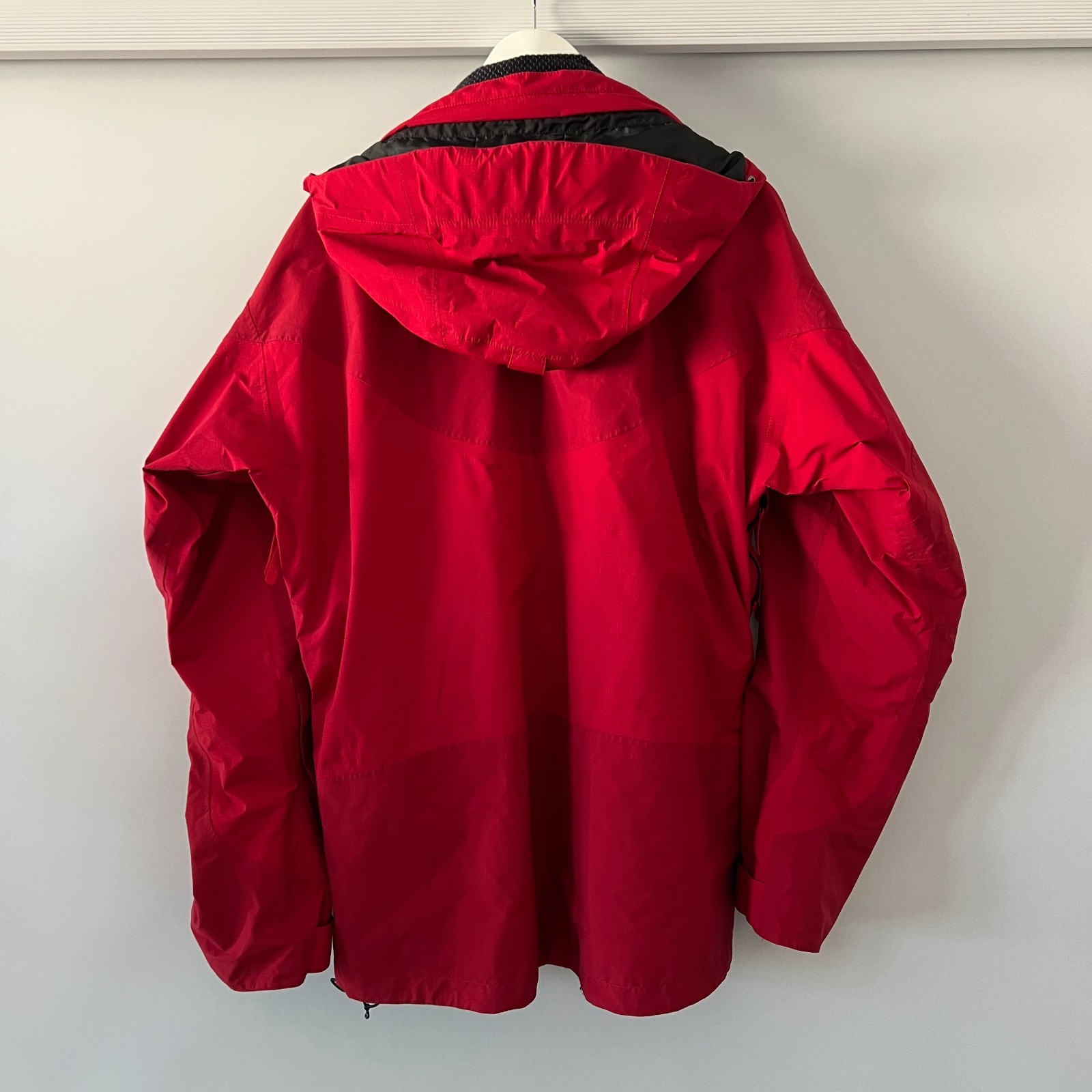 Haglofs Gore-Tex XCR Jacket Red Hooded Waterproof Shell Coat Outdoor Mens Size L