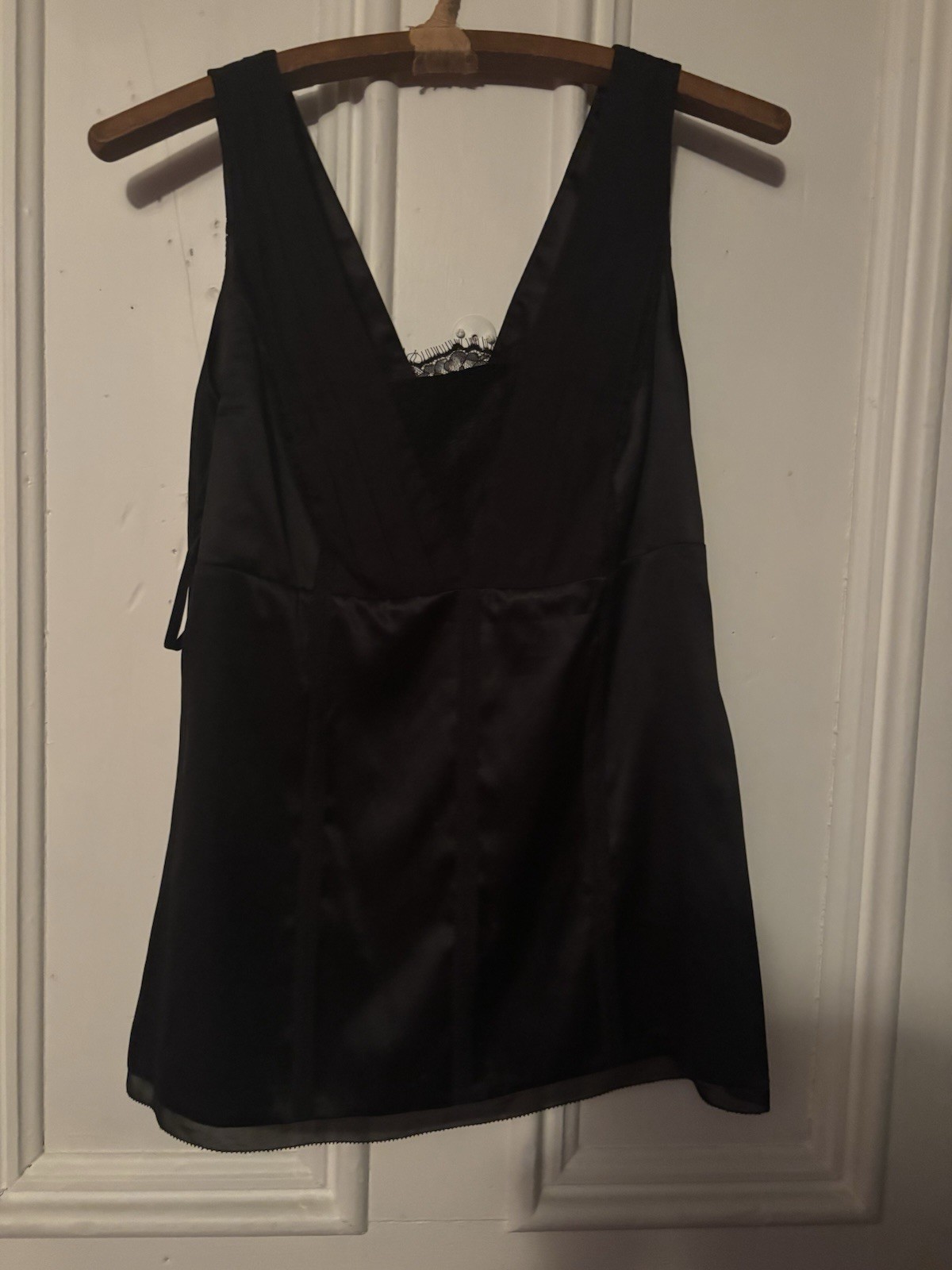 White House Black Market Women’s Size Small Silk Ruffle Front Sleeveless Blouse