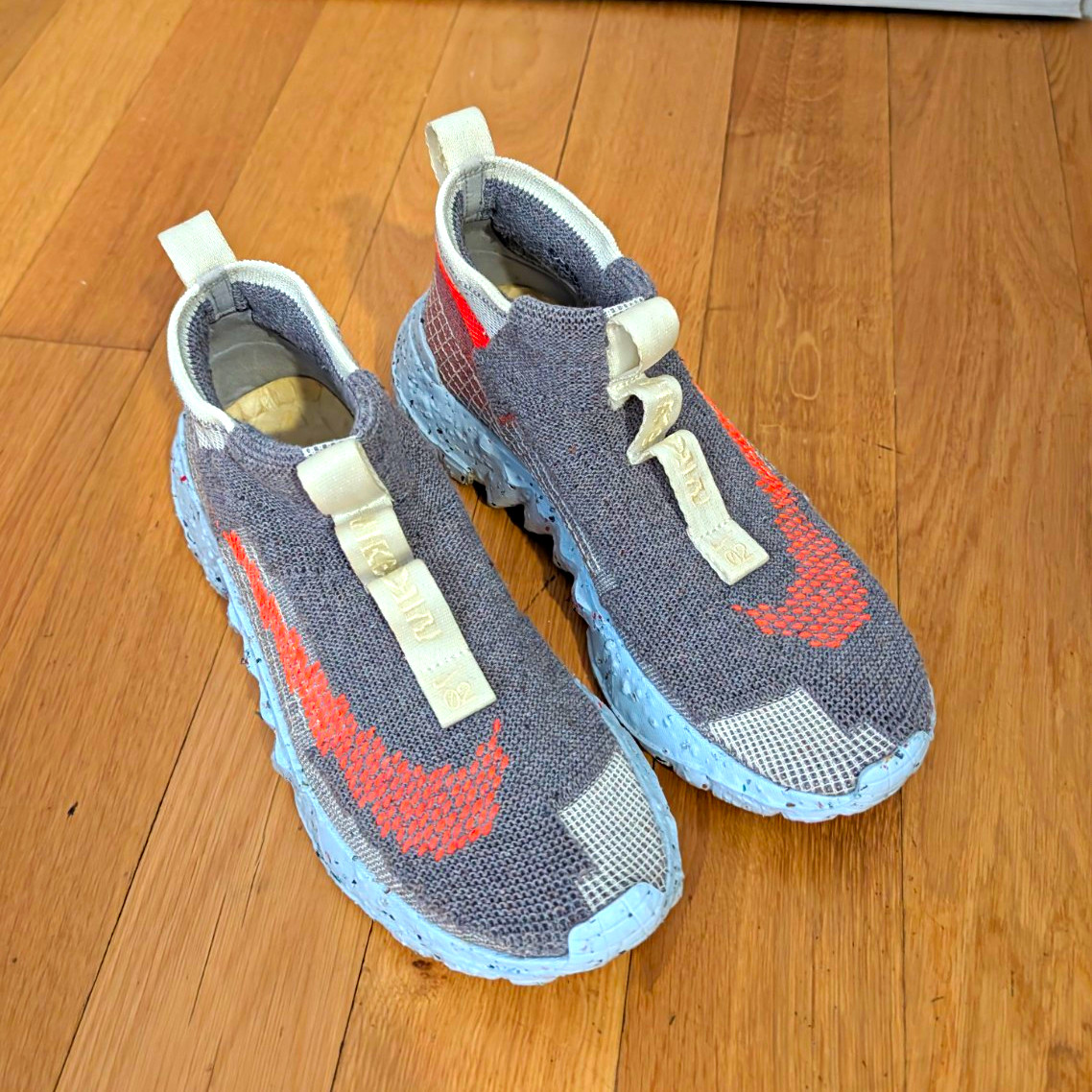 Nike Space Hippie 02 Men’s Slip-On Low Top Athletic Sneakers Gray Orange Blue