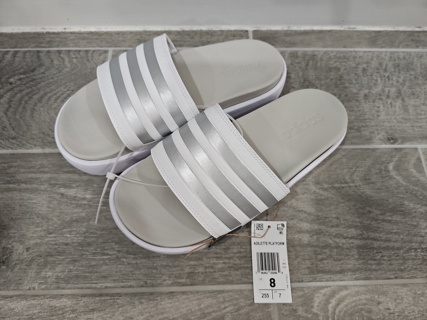 Adidas Adilette Platform Slides Womens Sz 8 White/Silver Athleisure