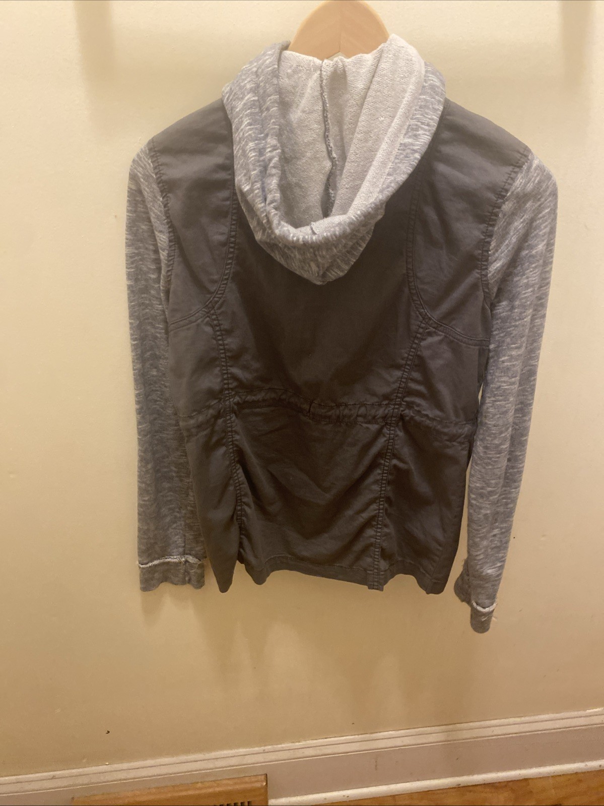 Mudd Women’s Gray Hooded Jacket Drawstring Waist Snap Buttons Pockets Size L
