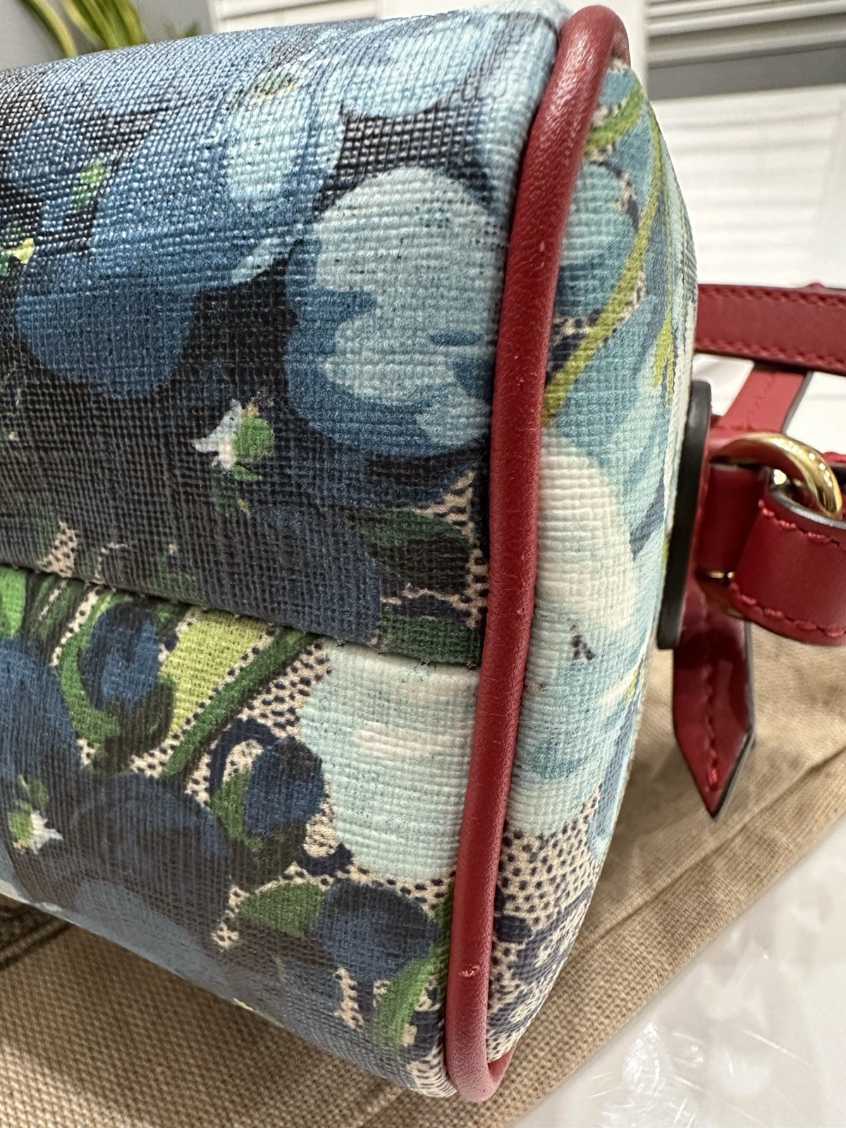 Authentic Gucci GG Supreme Monogram Blooms Mini Boston Bag Red Floral w/ Strap