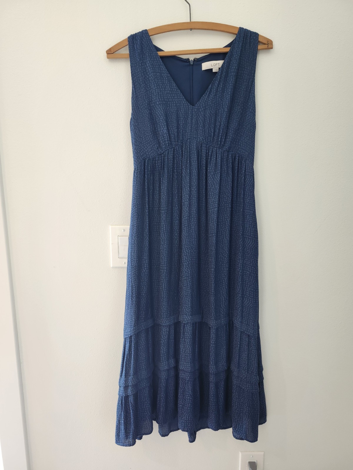 Ann Taylor LOFT Midi dress in blue size 0